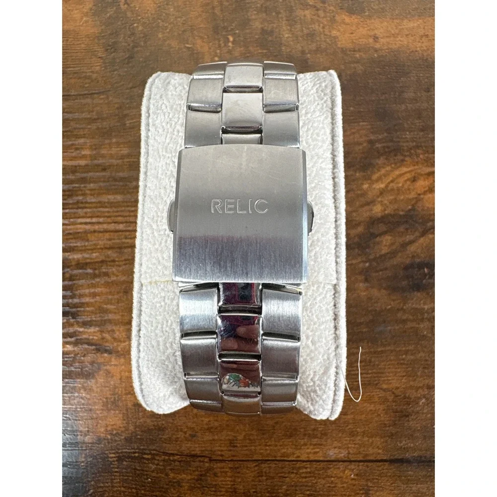 Relic Mens Blue‎ Dial Stainless Steel Date Watch ZR77060 30M Water Resistant